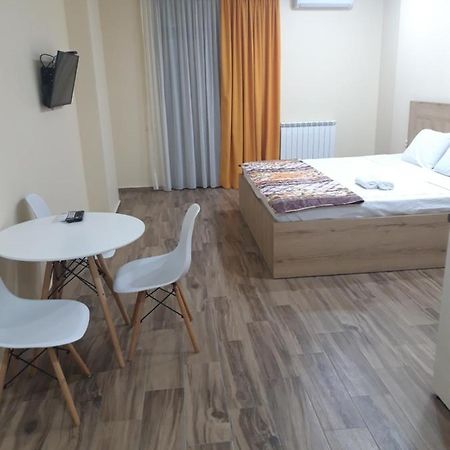 Central Park Apartment Batumi Exteriör bild