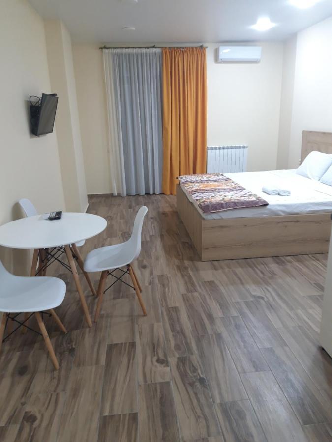 Central Park Apartment Batumi Exteriör bild